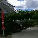 Vrvilo Апартаменты Рогозница