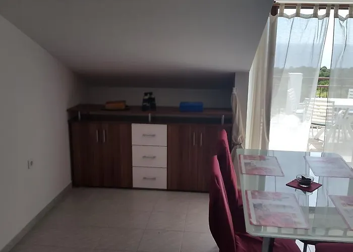 Daire Vrvilo Rogoznica (Sibenik-Knin)